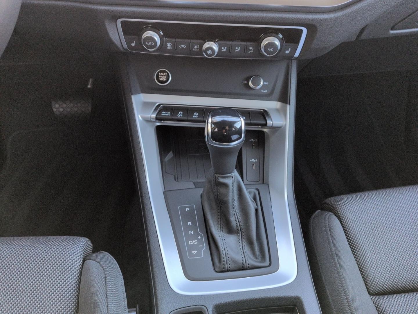 Bild über Audi Q3 TFSI 110 kW S tronic - für weitere Informationen kontaktieren Sie den Audi Partner