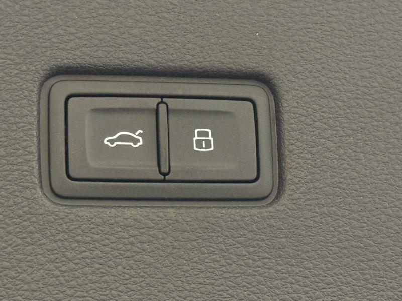 Image about Audi Q8 TFSI e Competition 60 TFSI e quattro 340 kW (462 ch) tiptronic