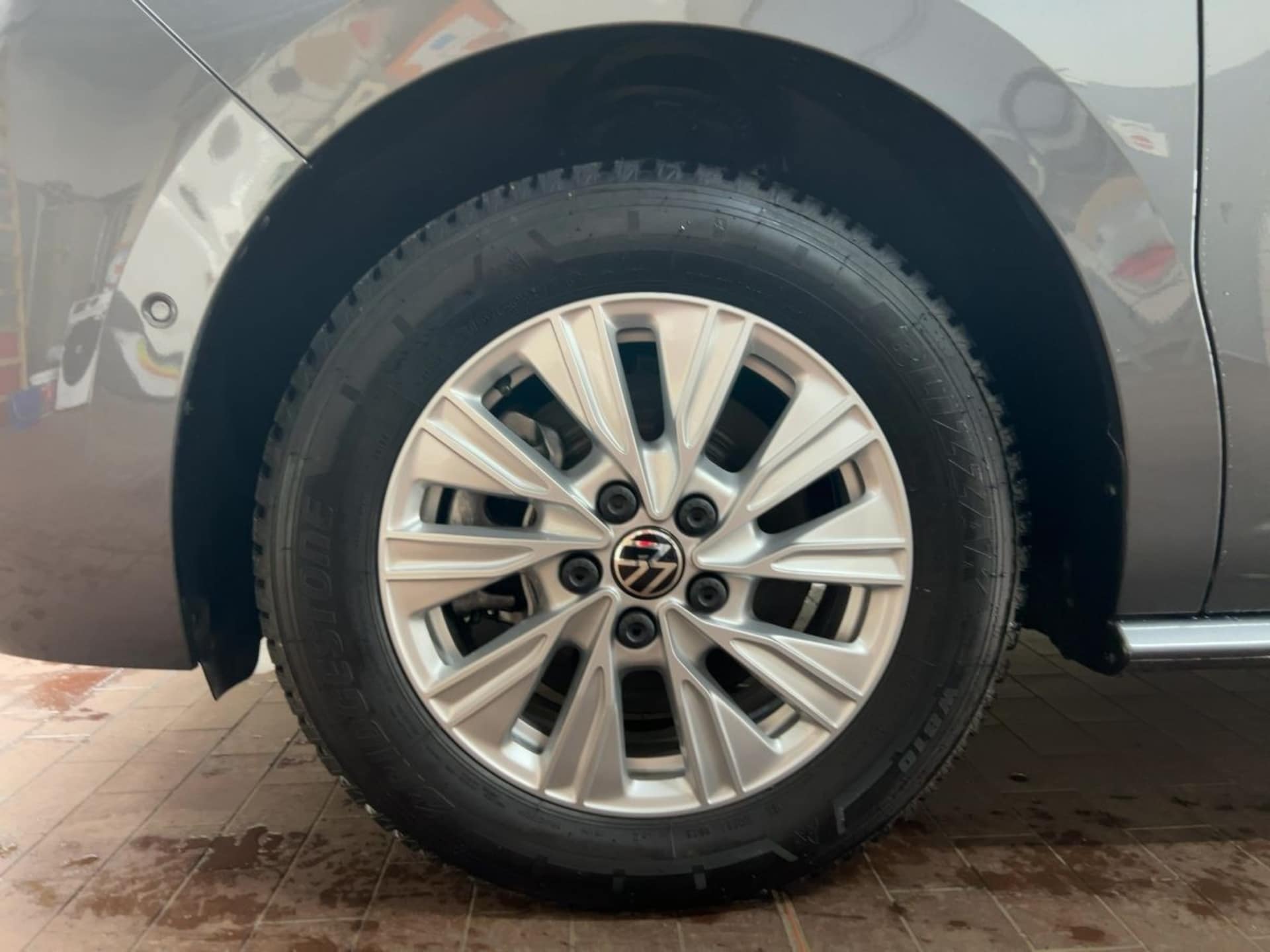 Volkswagen Multivan Basis-Modell