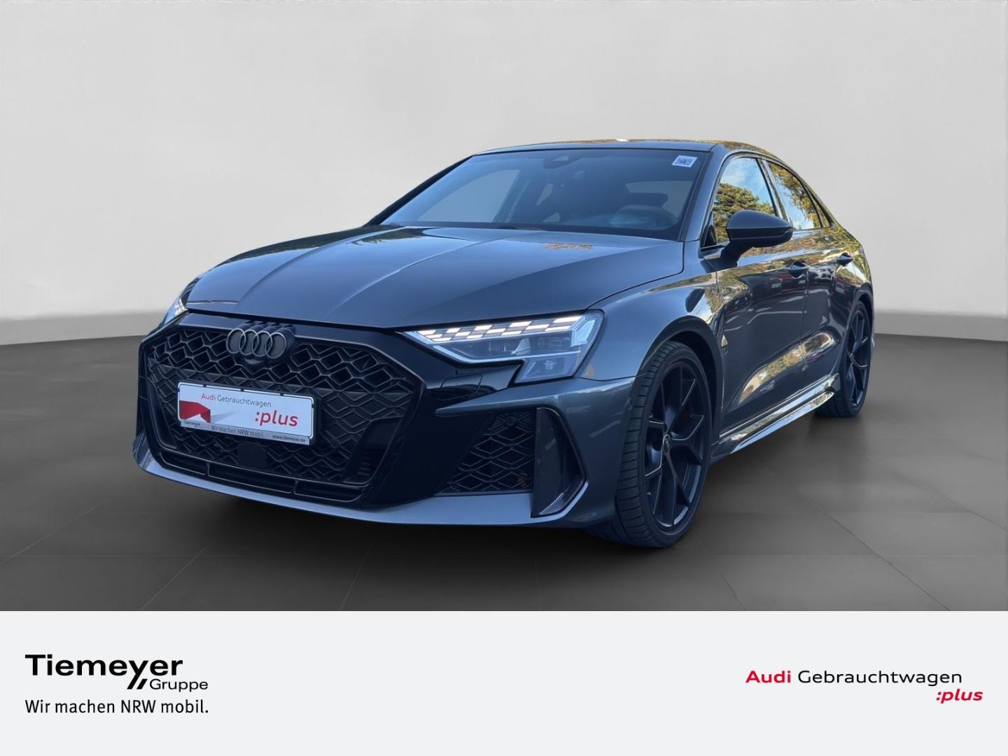 Bild über Audi RS 3 Limousine TFSI quattro S tronic - für weitere Informationen kontaktieren Sie den Audi Partner