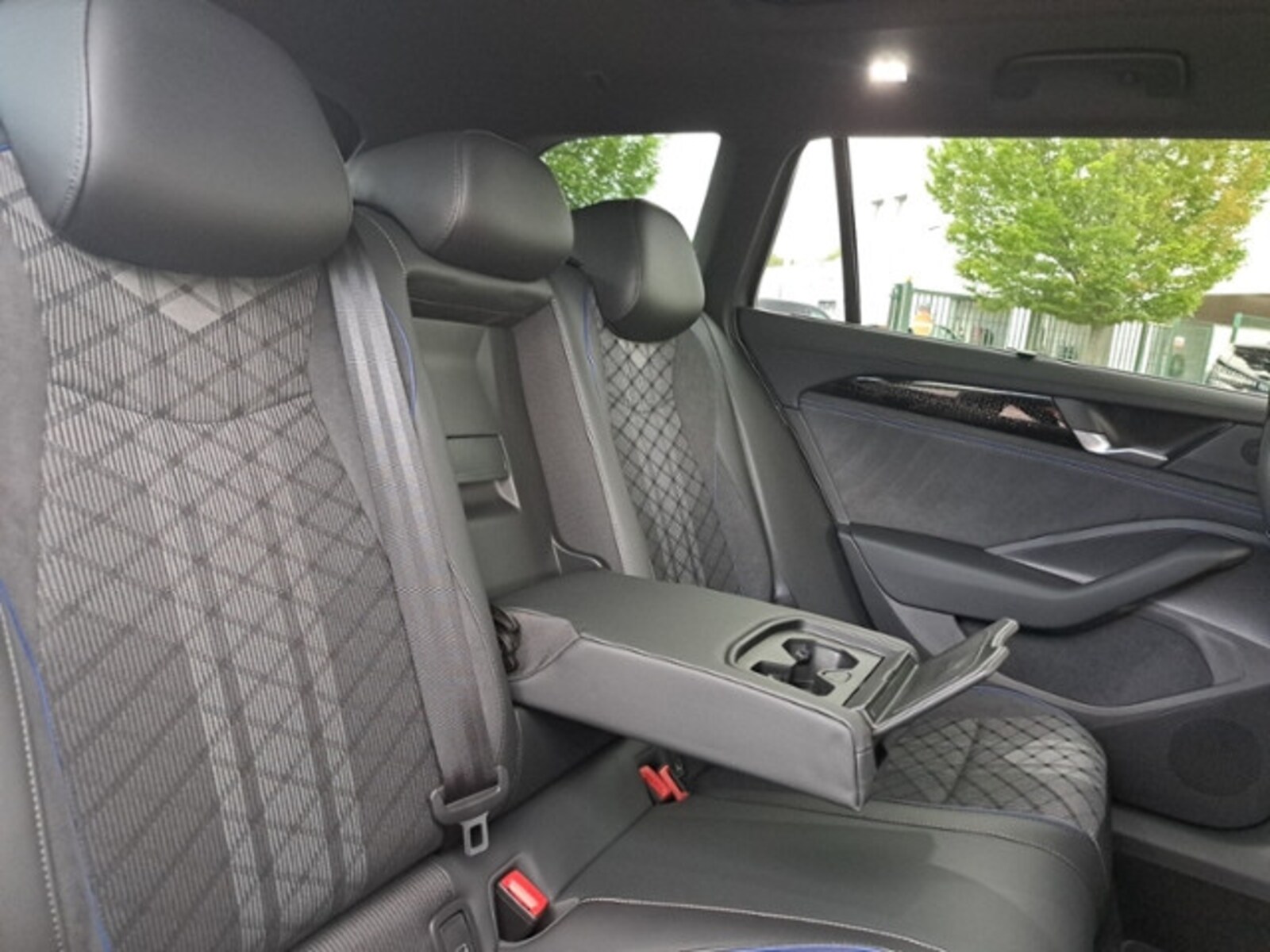 Volkswagen Passat – Bild 15