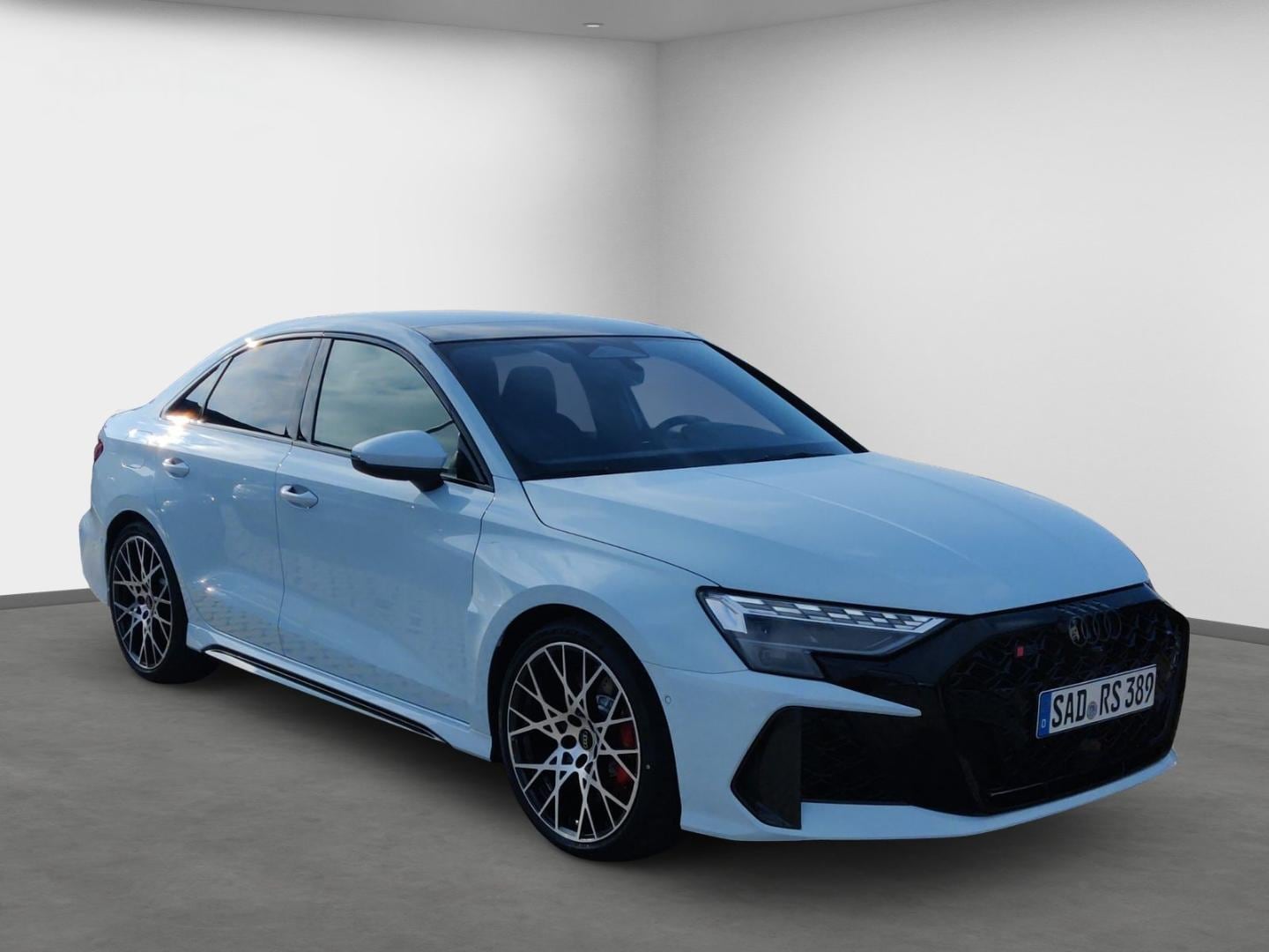 Bild über Audi RS 3 Limousine TFSI quattro 294 kW S tronic - für weitere Informationen kontaktieren Sie den Audi Partner