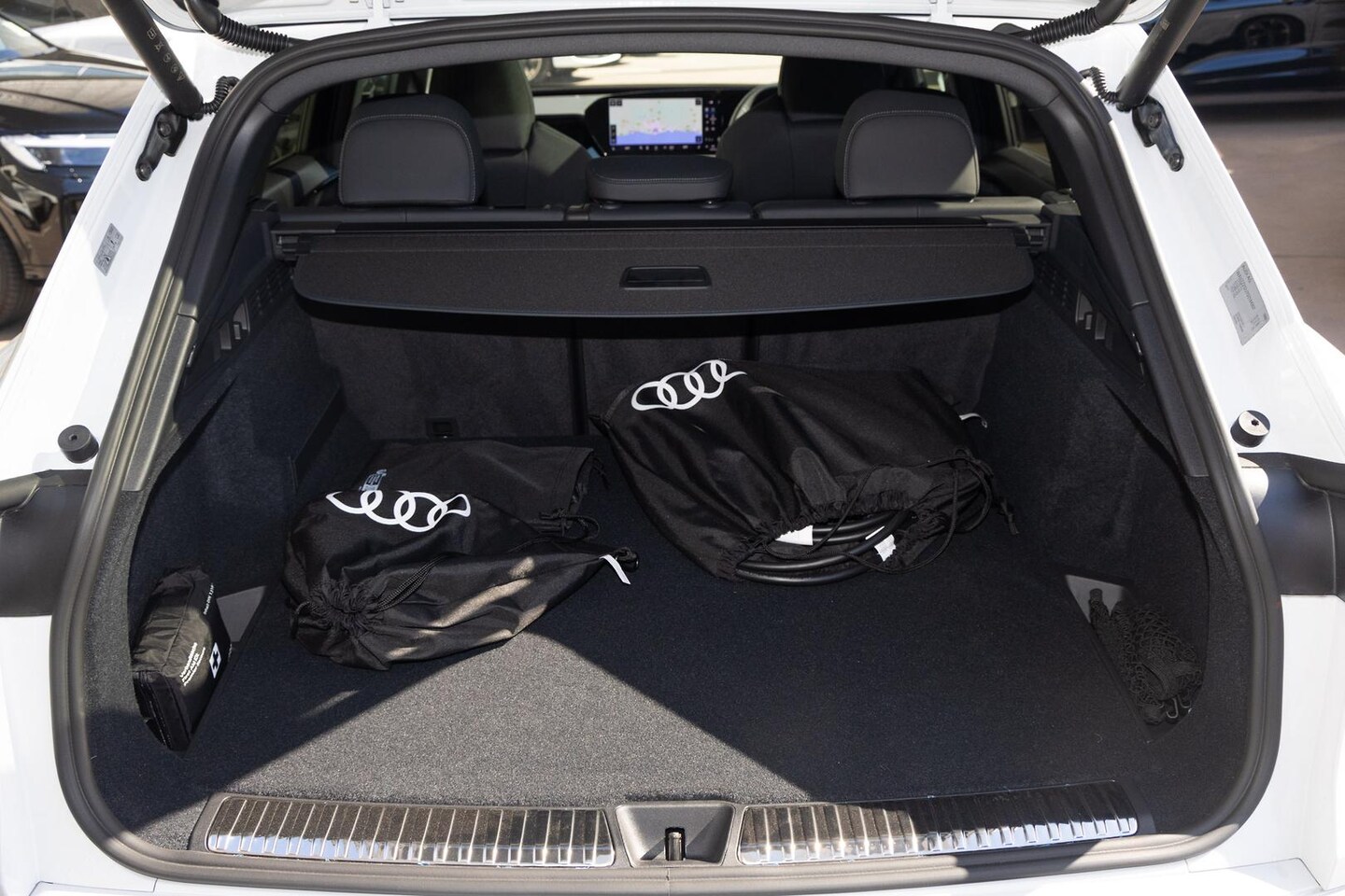 Image about Audi Q5 SUV e-hybrid quattro S tronic