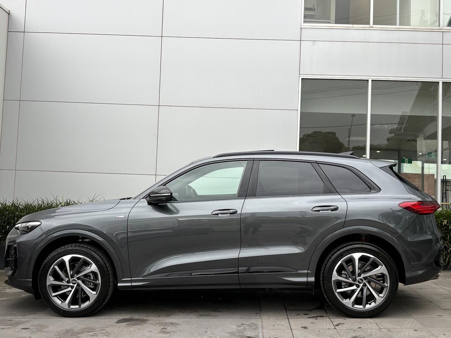 Image about Audi Q5 SUV Q5 sport TFSI quattro S tronic