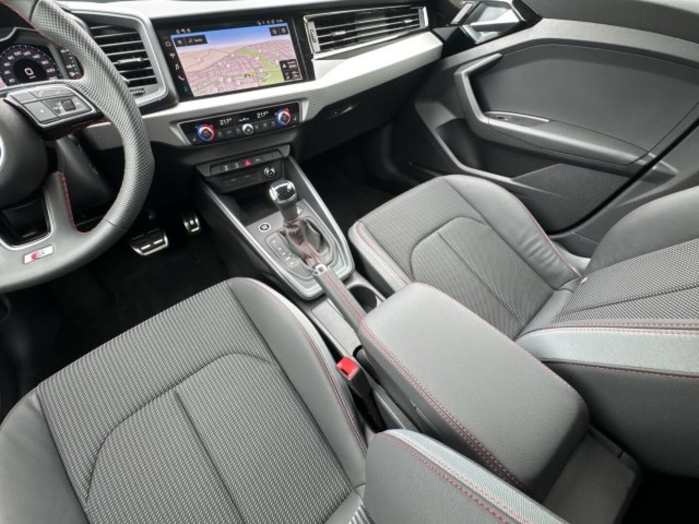 Bild über Audi A1 Sportback advanced 30 TFSI S tronic - für weitere Informationen kontaktieren Sie den Audi Partner