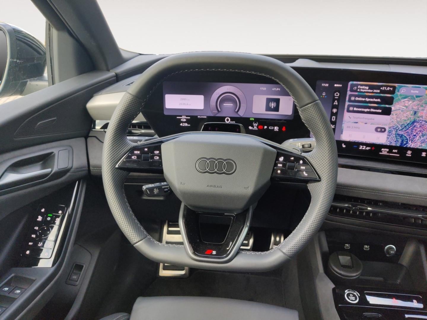 Bild über Audi Q6 SUV e-tron S line business e-tron quattro 315 kW - für weitere Informationen kontaktieren Sie den Audi Partner