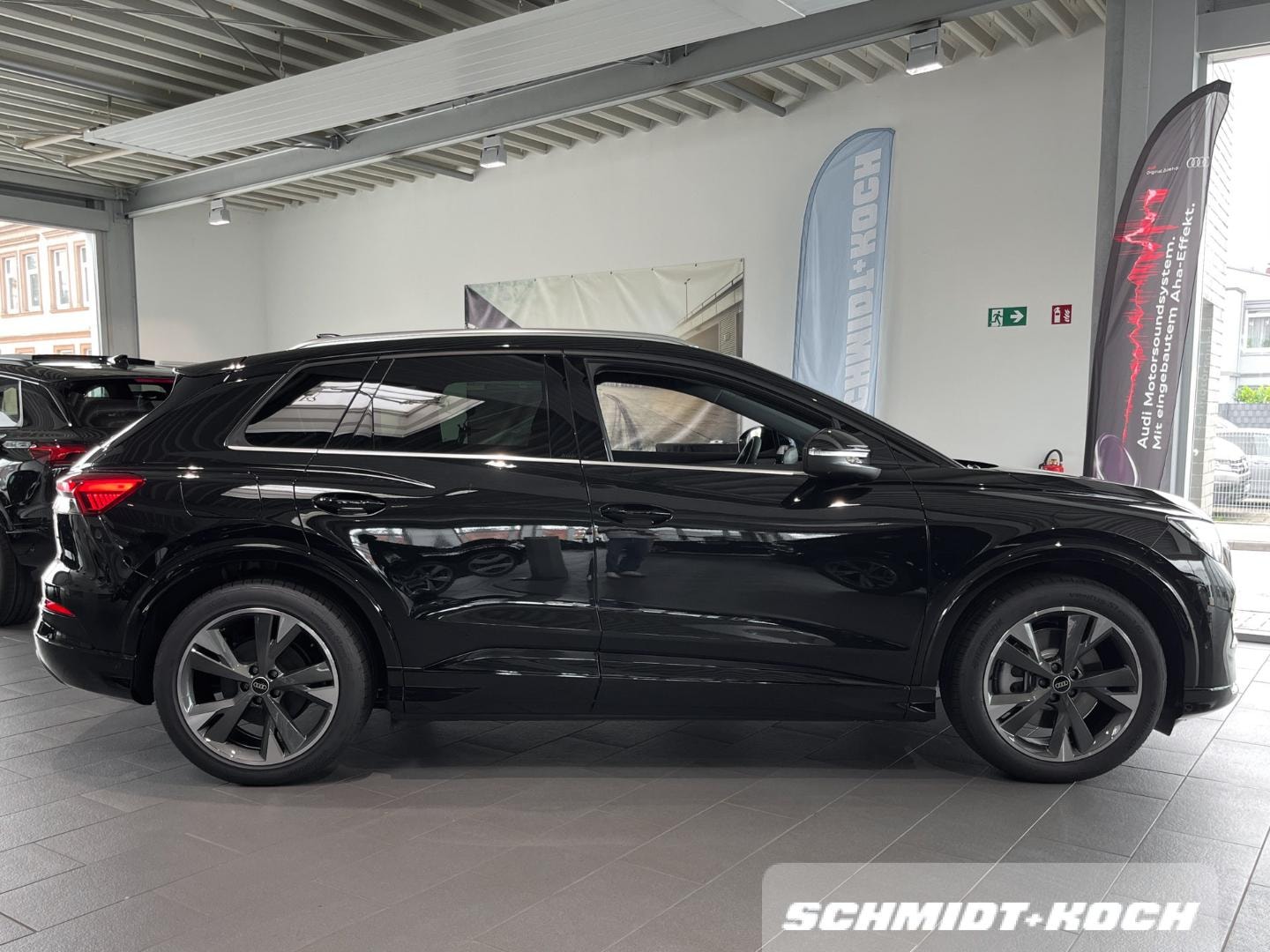 Bild über Audi Q4 SUV e-tron e-tron performance 210 kW - für weitere Informationen kontaktieren Sie den Audi Partner