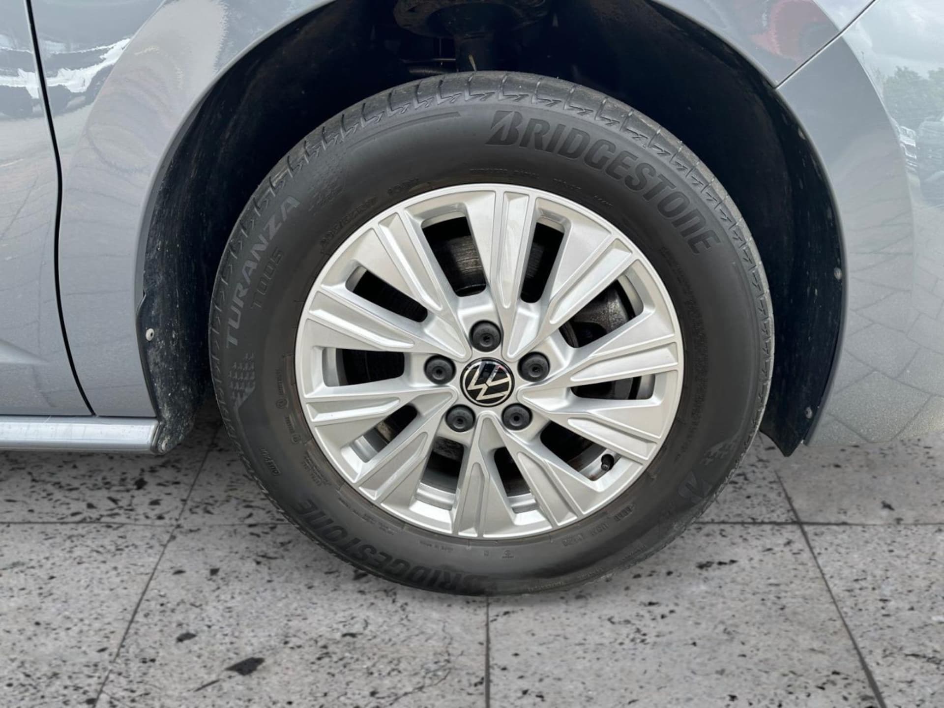 Volkswagen Multivan Basis-Modell