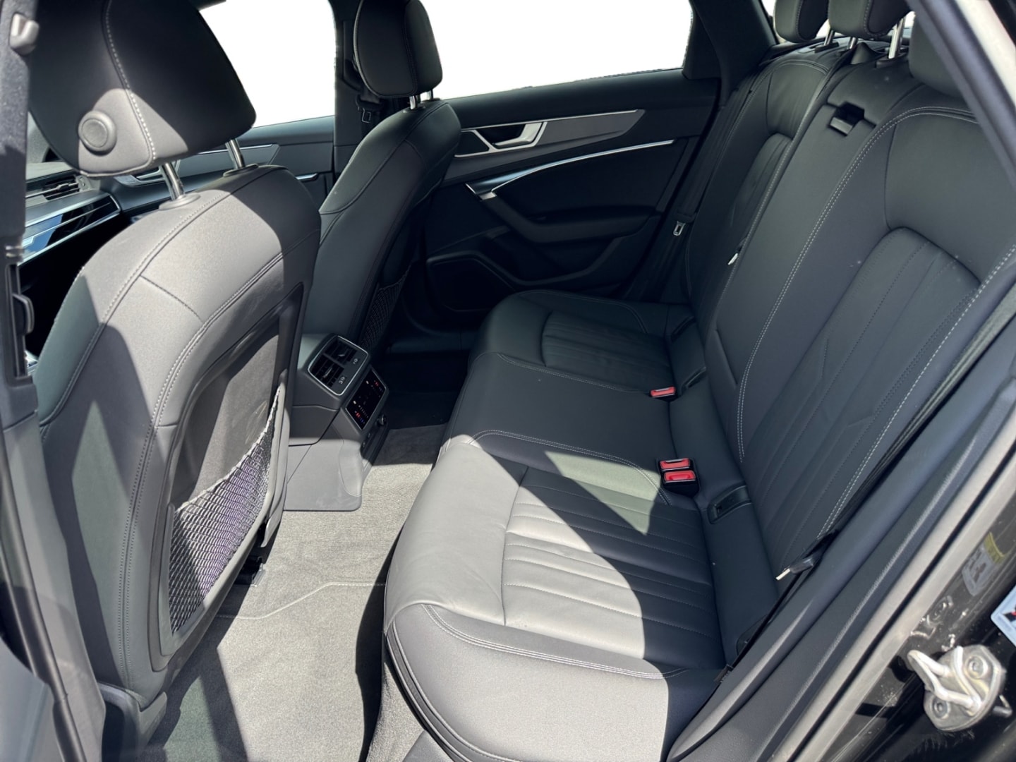 Bild über Audi A6 Avant S line 40 TDI S tronic - für weitere Informationen kontaktieren Sie den Audi Partner