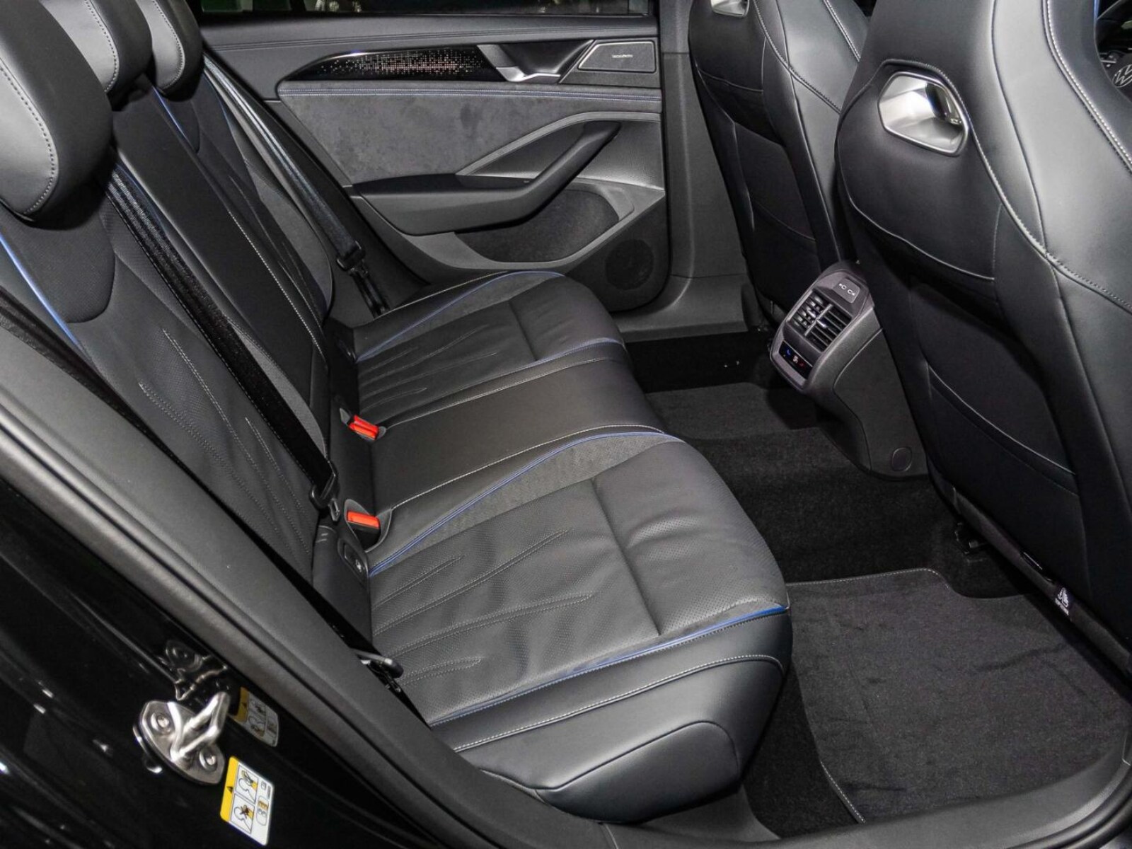 Volkswagen Passat – Bild 18
