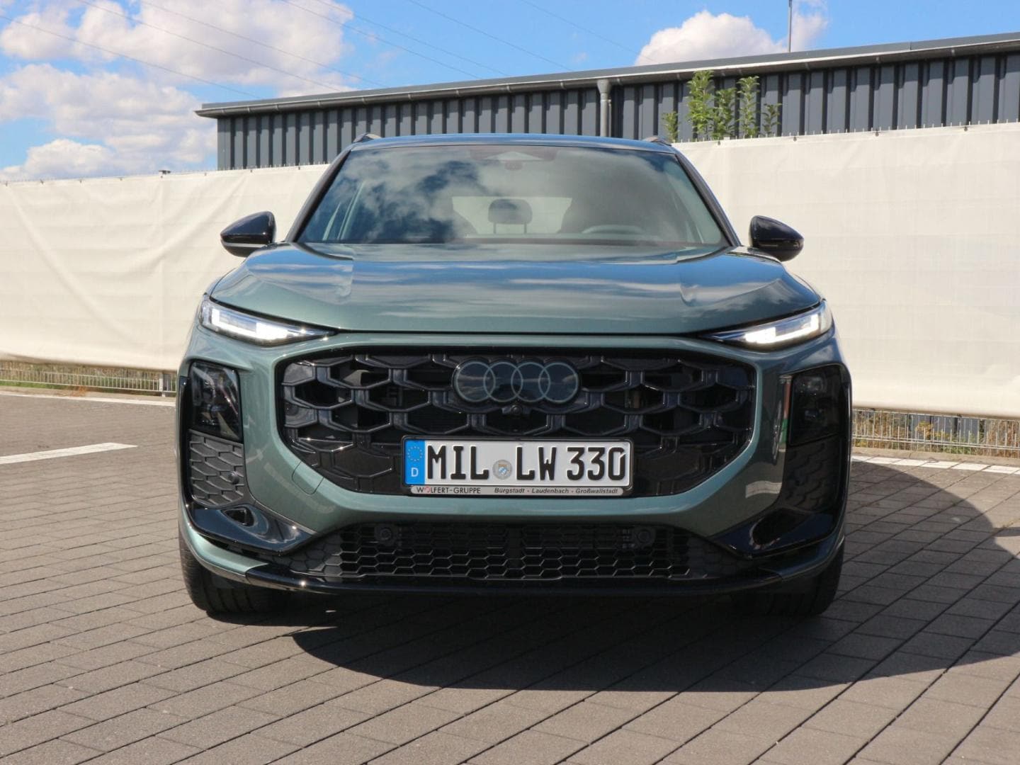 Bild über Audi Q3 SUV TFSI quattro 150 kW S tronic - für weitere Informationen kontaktieren Sie den Audi Partner