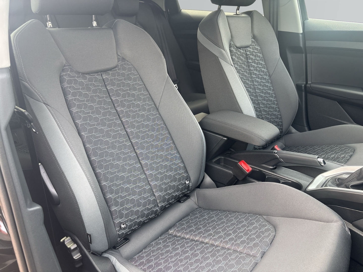 Bild über Audi A1 Sportback advanced 30 TFSI S tronic - für weitere Informationen kontaktieren Sie den Audi Partner