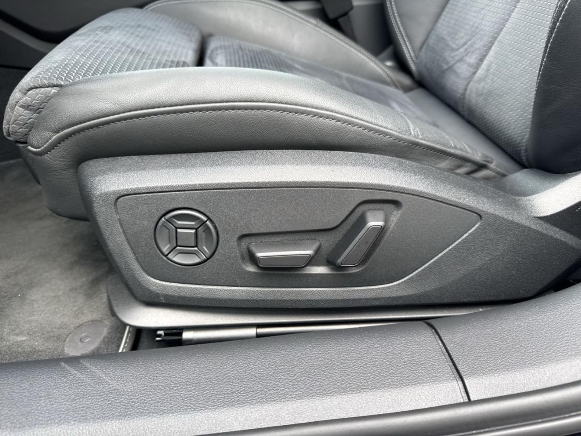 Audi S6 Avant