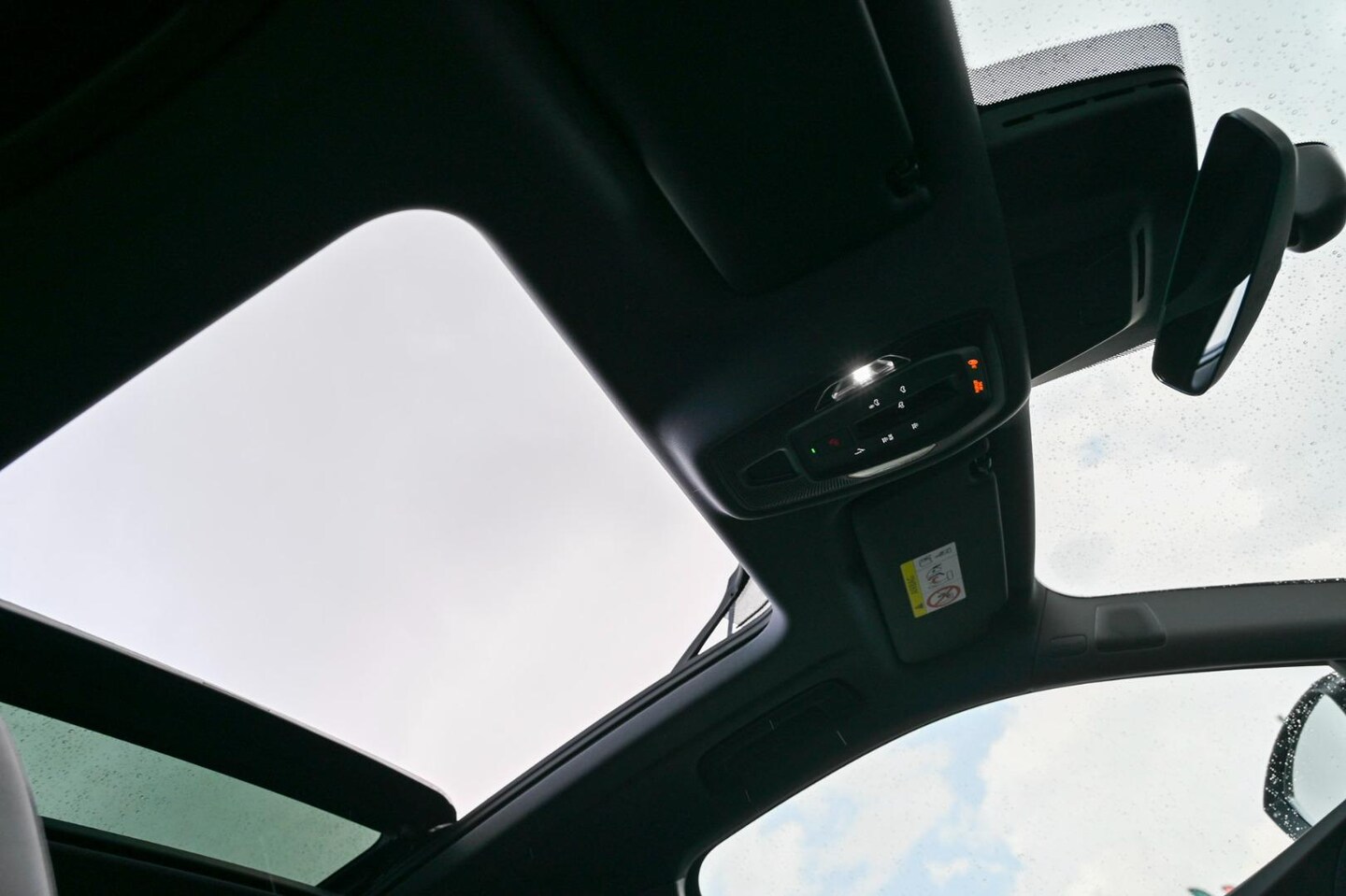 Image about Audi Q5 SUV e-hybrid quattro S tronic