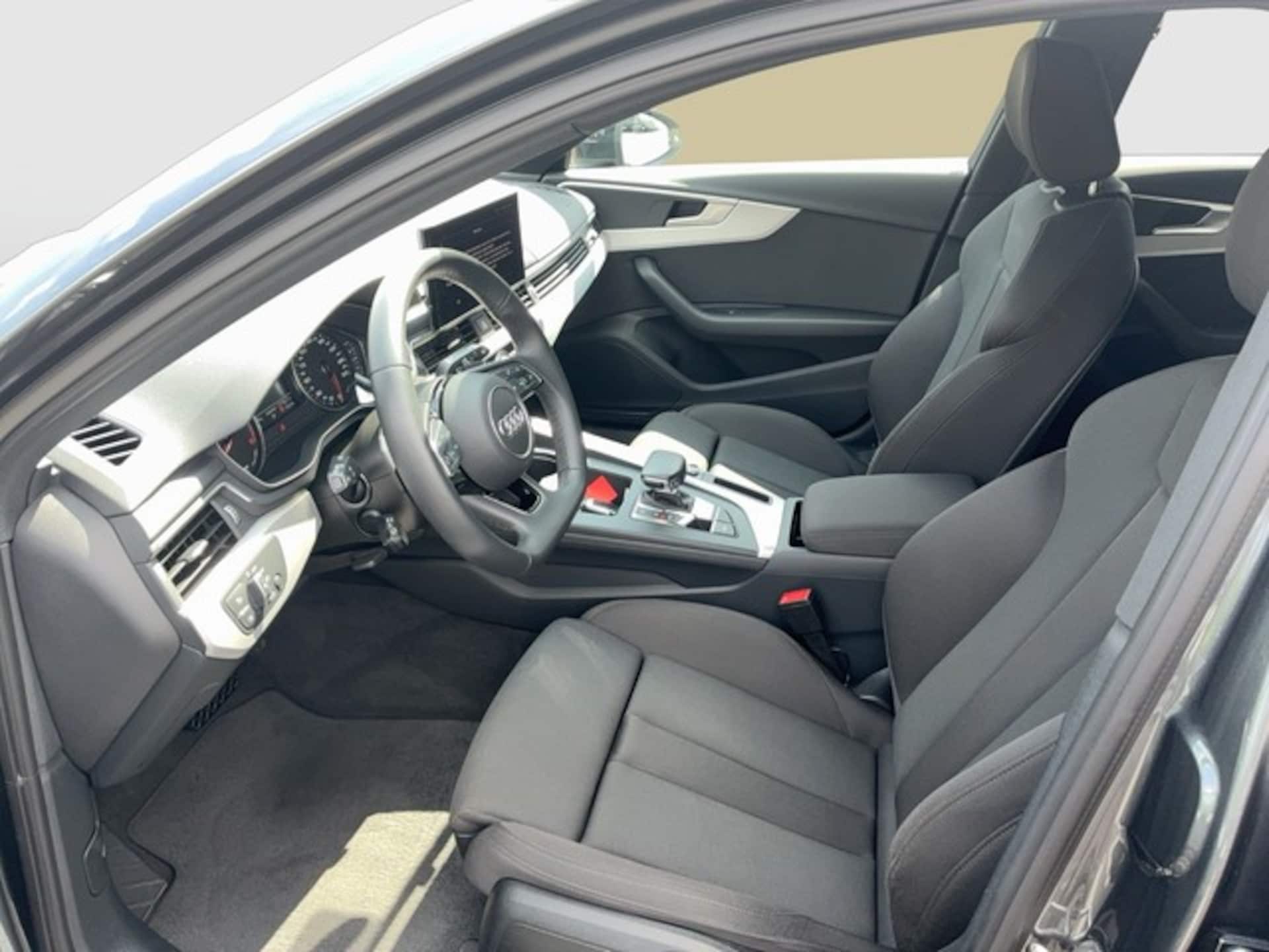 Audi A4 Avant S line