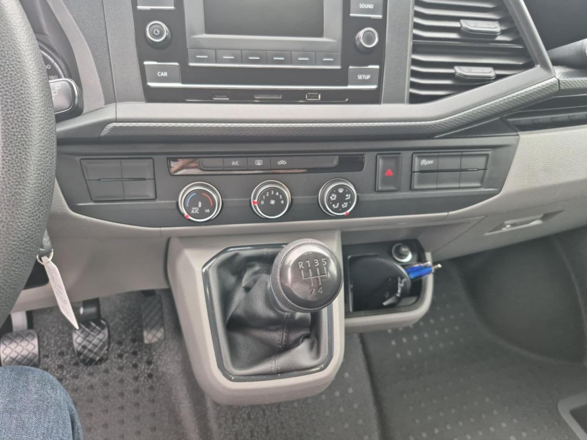 Volkswagen T6.1 Transporter Kombi langer Radstand