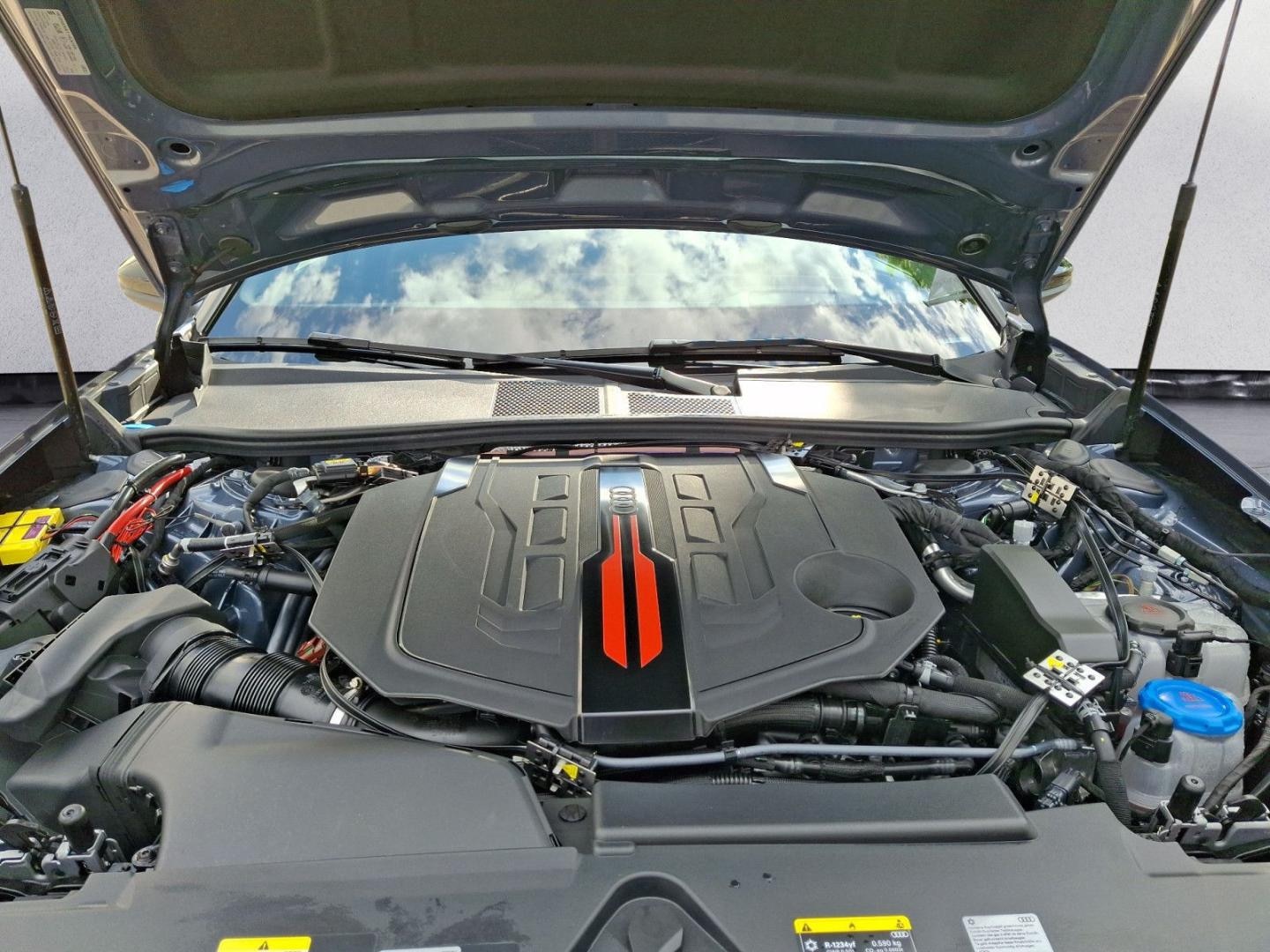 Bild über Audi S5 Avant TFSI 270 kW S tronic - für weitere Informationen kontaktieren Sie den Audi Partner
