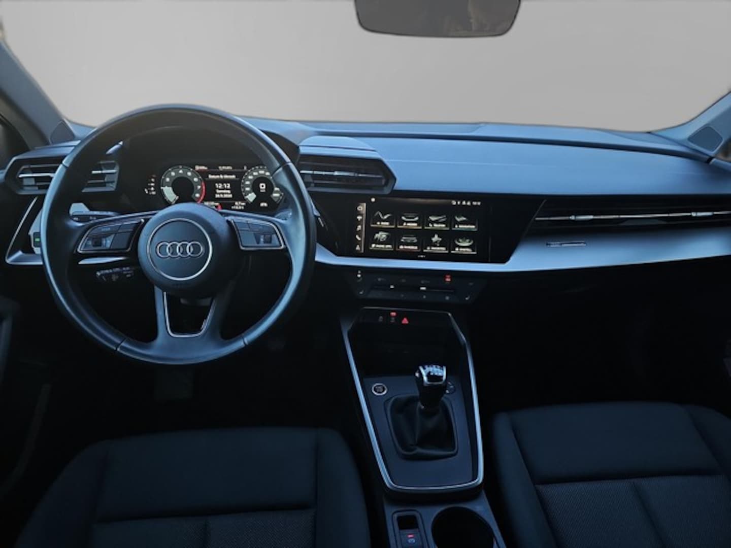 Bild über Audi A3 Sportback advanced 30 TFSI Schaltgetriebe - für weitere Informationen kontaktieren Sie den Audi Partner