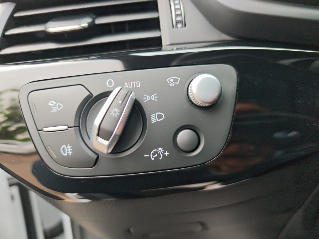 Image about Audi A4 Avant S line 40 TDI quattro S tronic