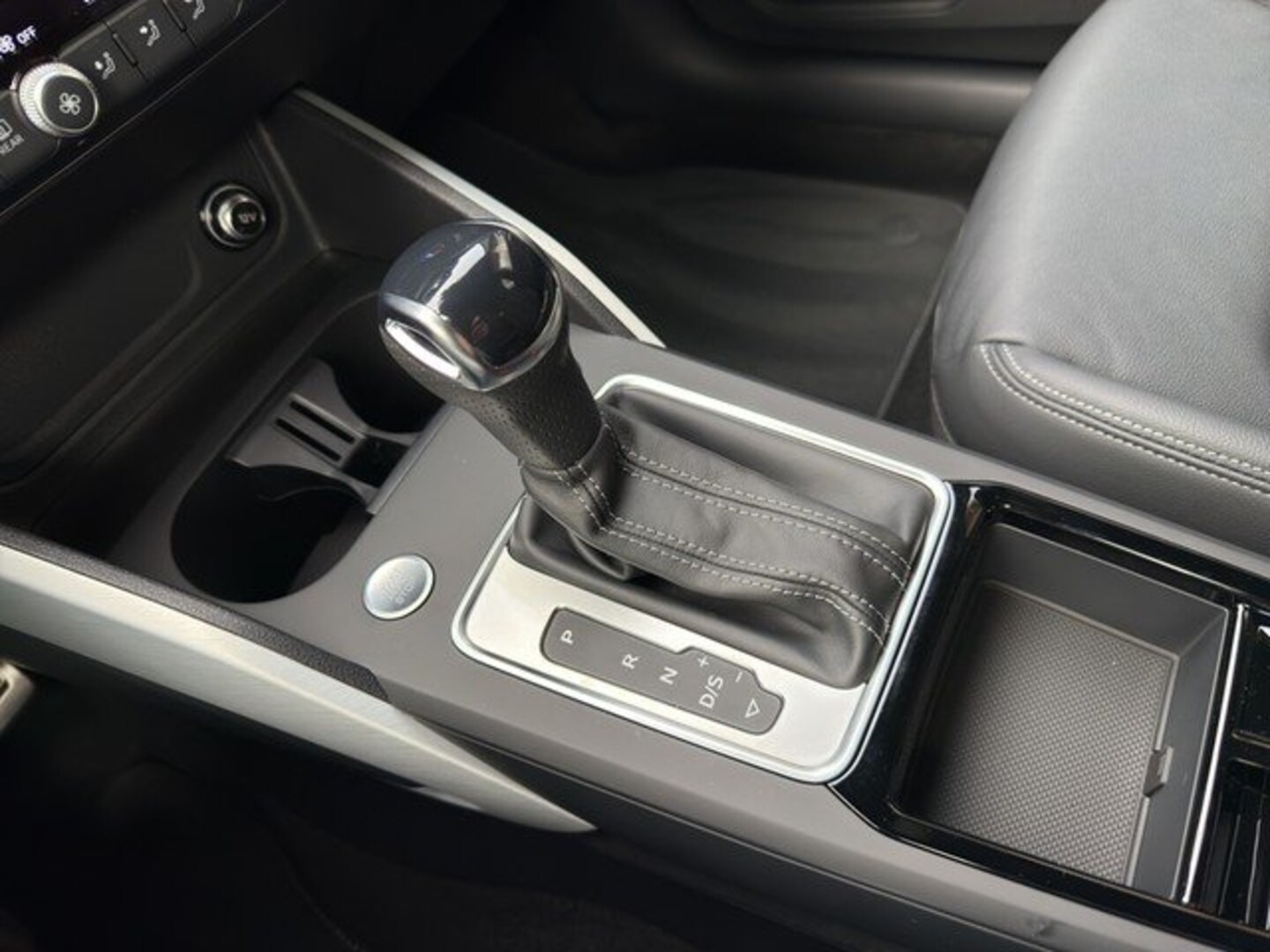 Bild über Audi Q2 S line 35 TFSI S tronic - für weitere Informationen kontaktieren Sie den Audi Partner