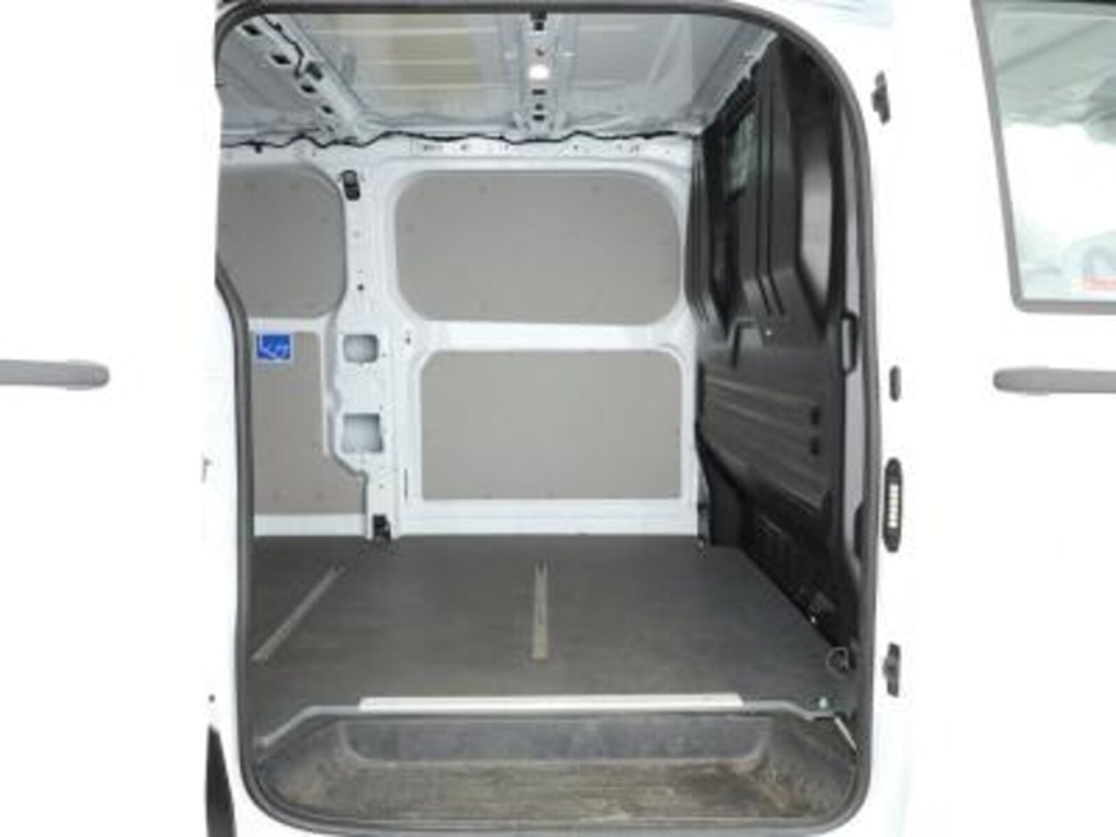 Volkswagen Transporter Kasten langer Radstand – Bild 5