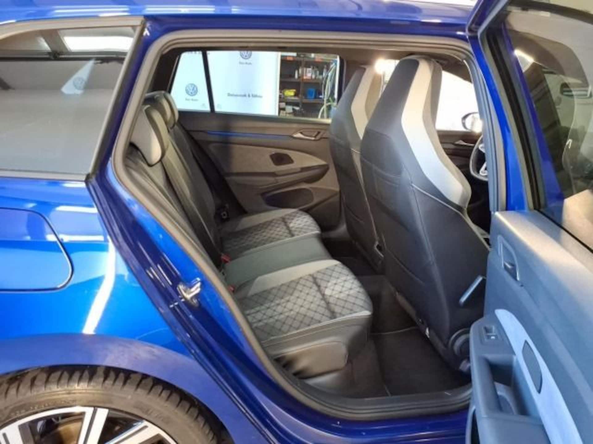 Volkswagen Golf Variant R-Line