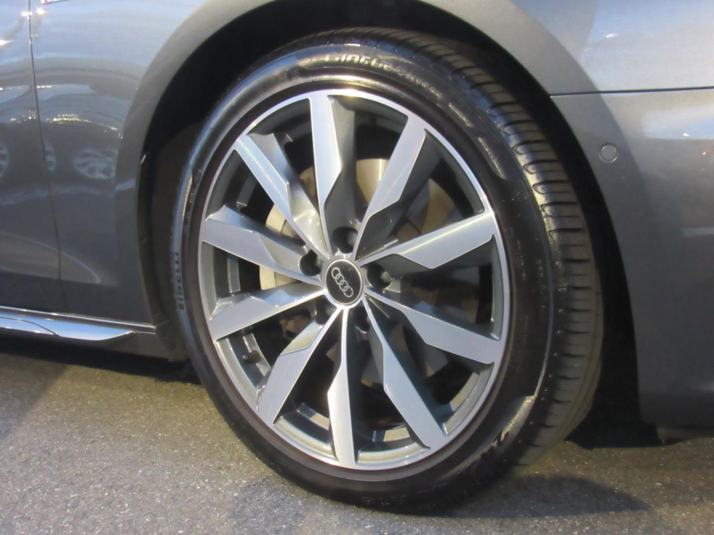 Image about Audi A4 Avant 40 TDI quattro S line 150(204) kW(PS) S tronic