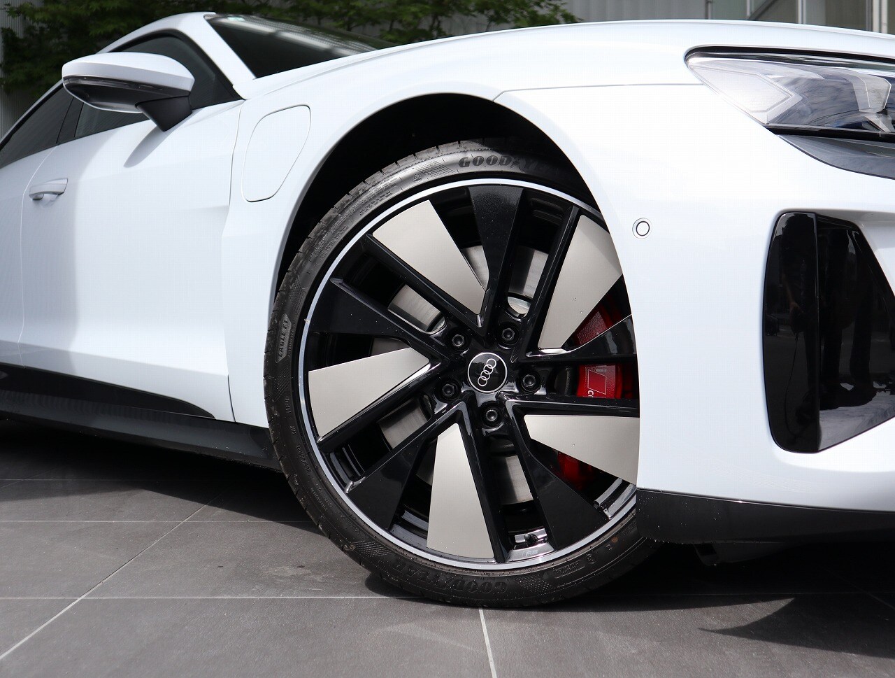 Image about Audi e-tron GT e-tron GT quattro 350,00 kW
