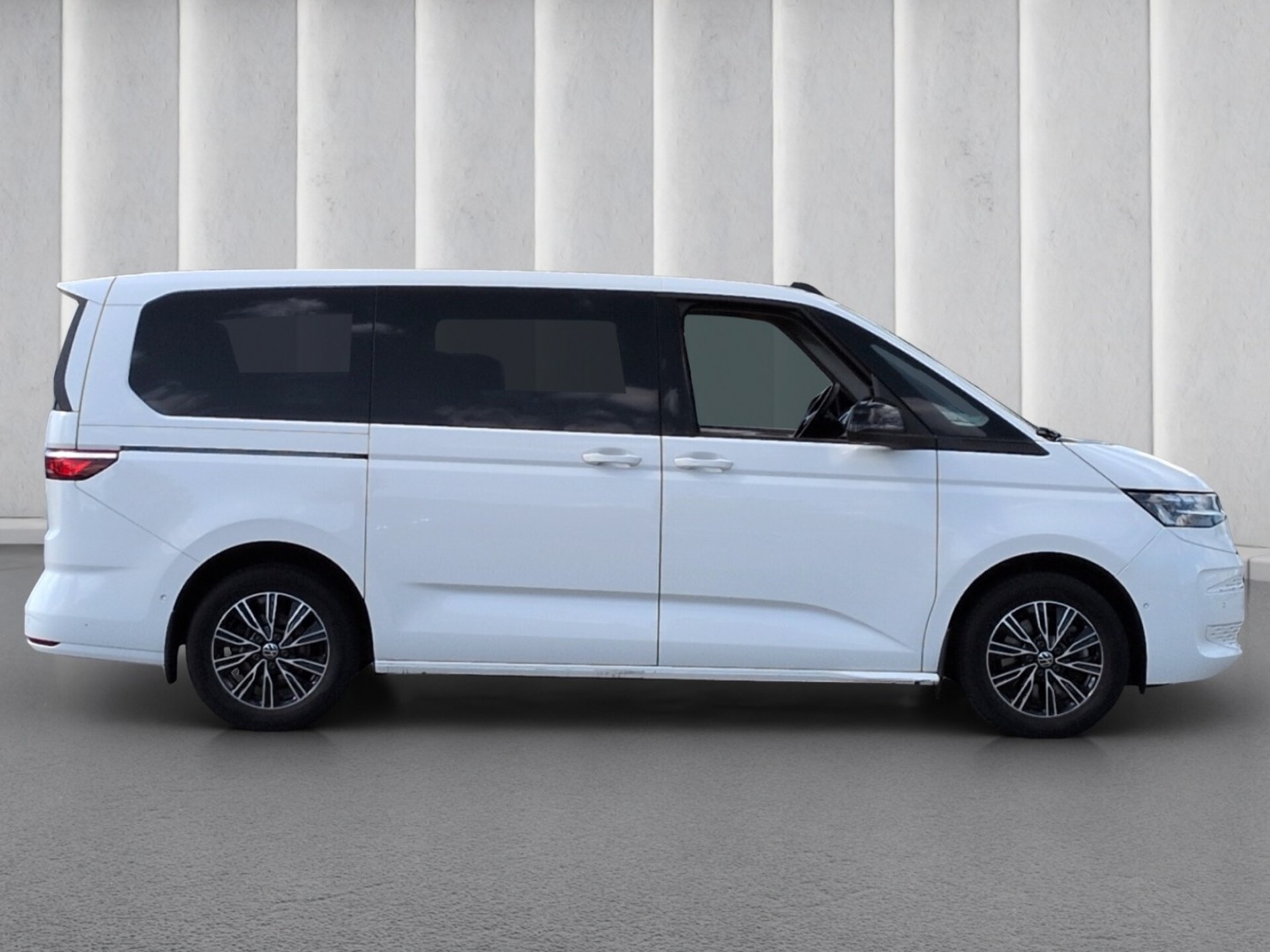 Volkswagen Multivan Langversion Basis-Modell