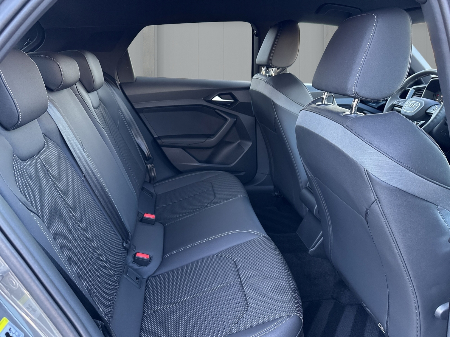 Bild über Audi A1 Sportback S line 40 TFSI S tronic - für weitere Informationen kontaktieren Sie den Audi Partner