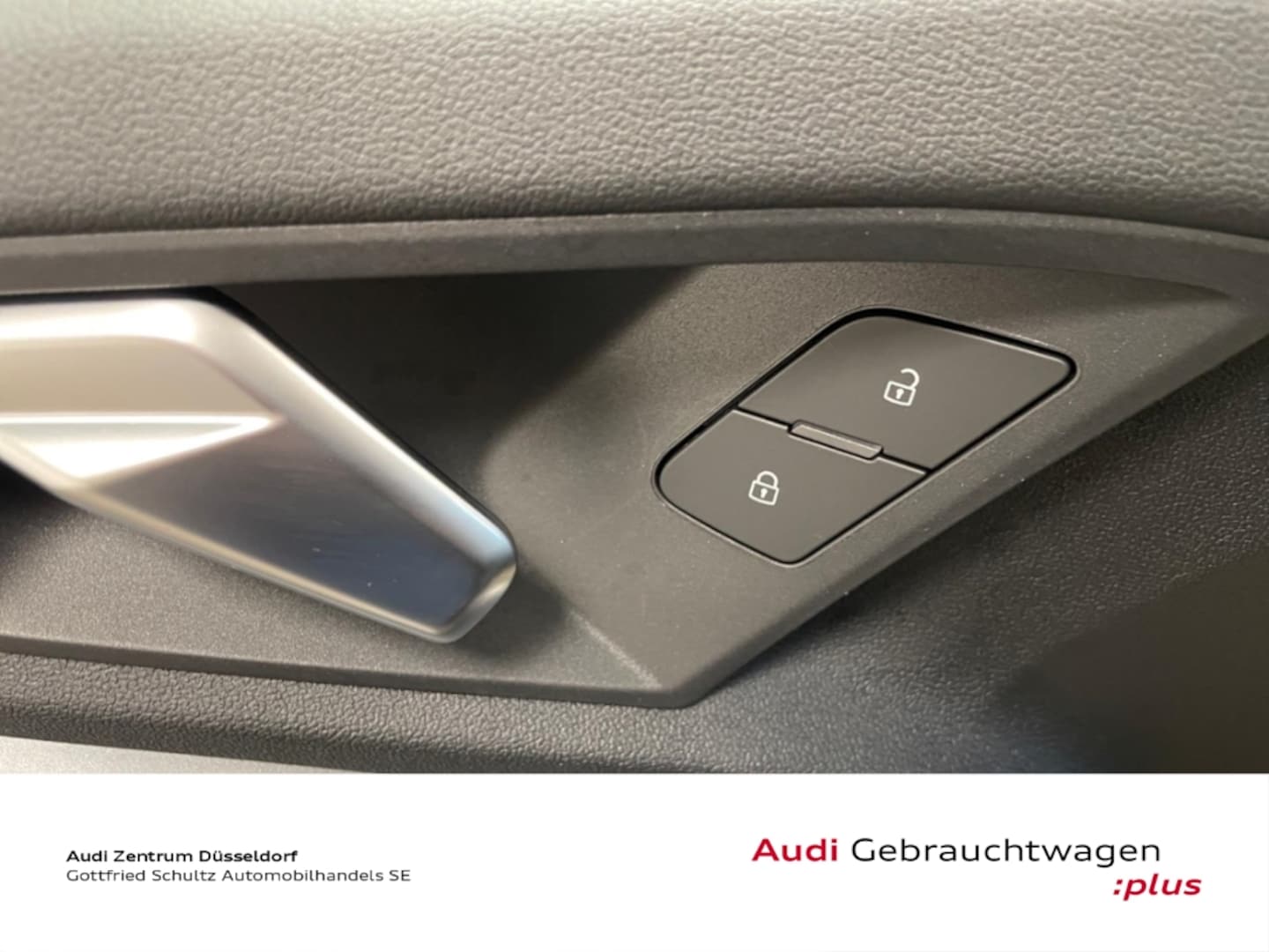 Bild über Audi S3 Sportback TFSI quattro S tronic - für weitere Informationen kontaktieren Sie den Audi Partner