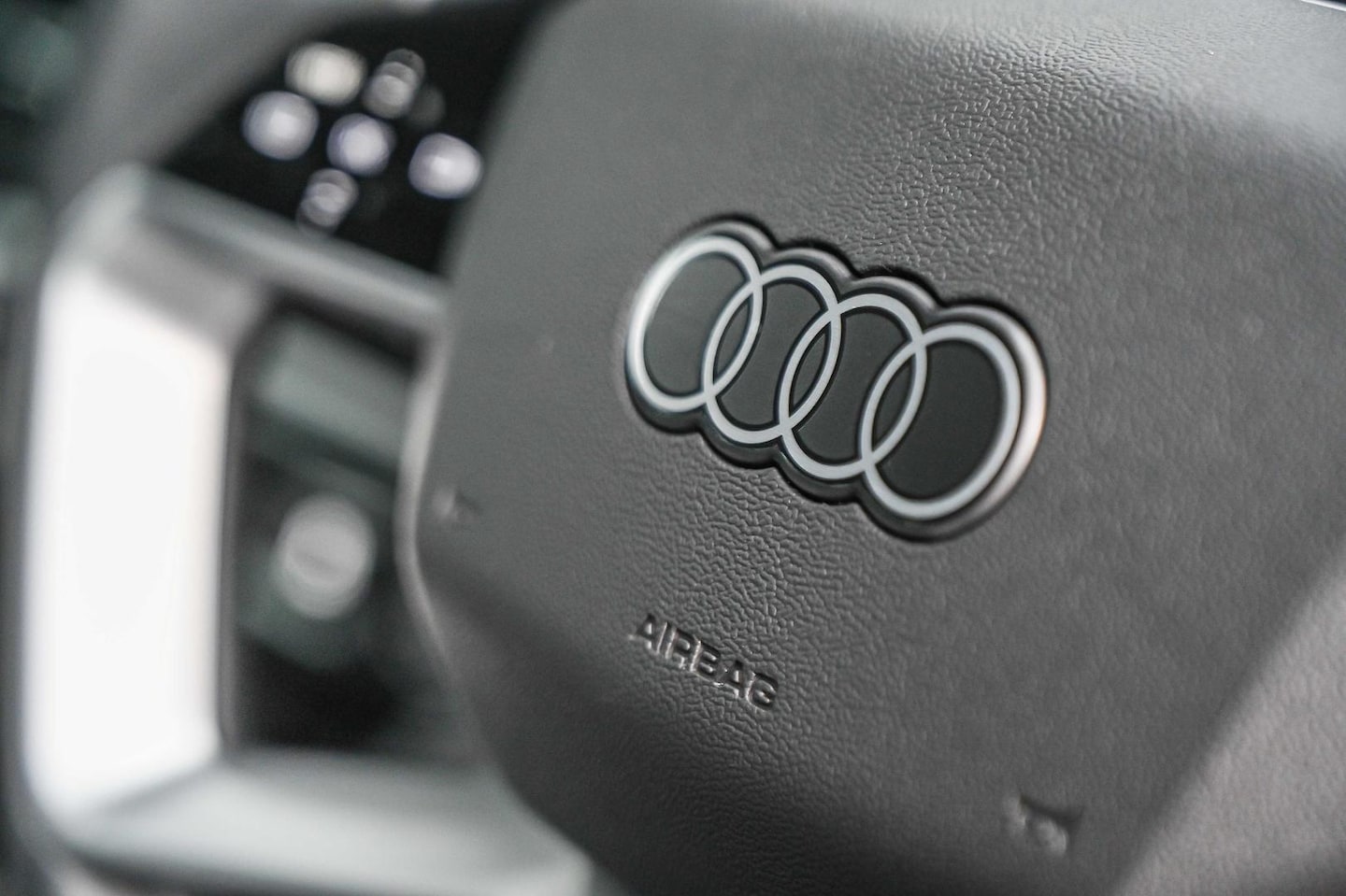 Image about Audi Q5 SUV TDI quattro 150 kW