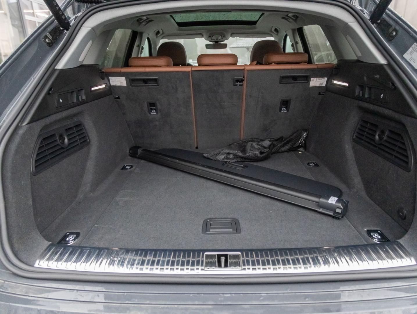 Image about Audi Q8 e-tron S line 50 e-tron quattro