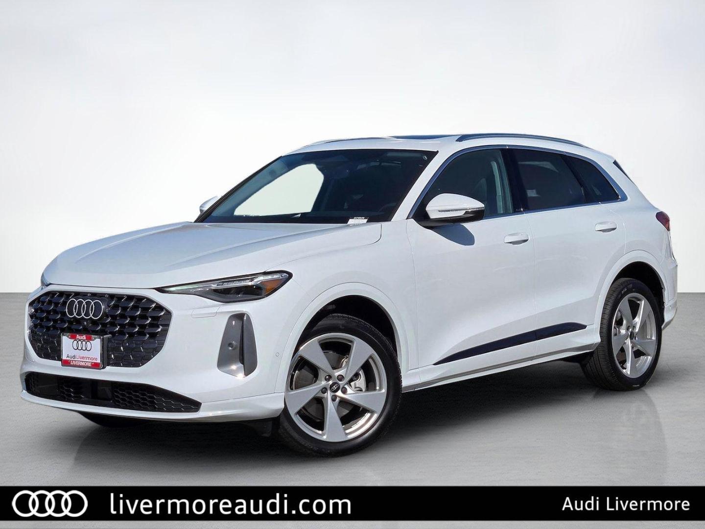 2025 Audi Q5 40 Premium Plus's photo