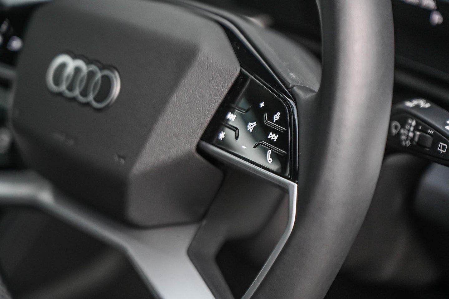 Image about Audi Q5 SUV TDI quattro 150 kW