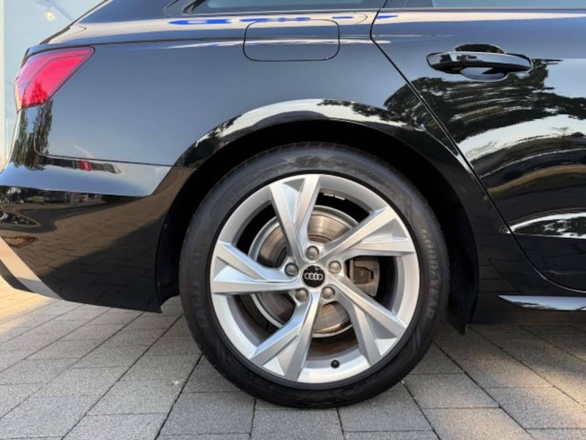 Audi A4 Avant S line