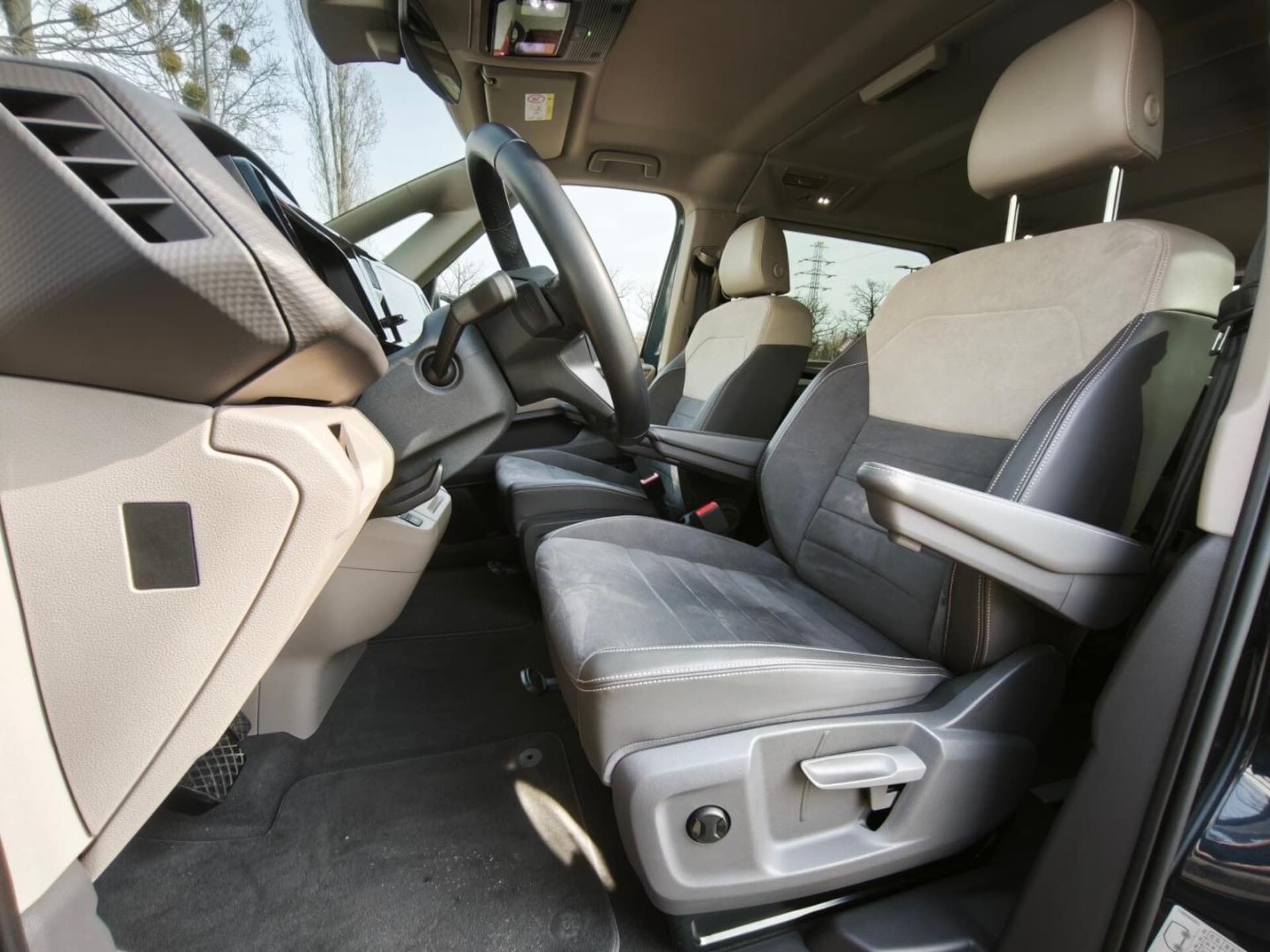 Volkswagen Multivan długi rozstaw osi Life