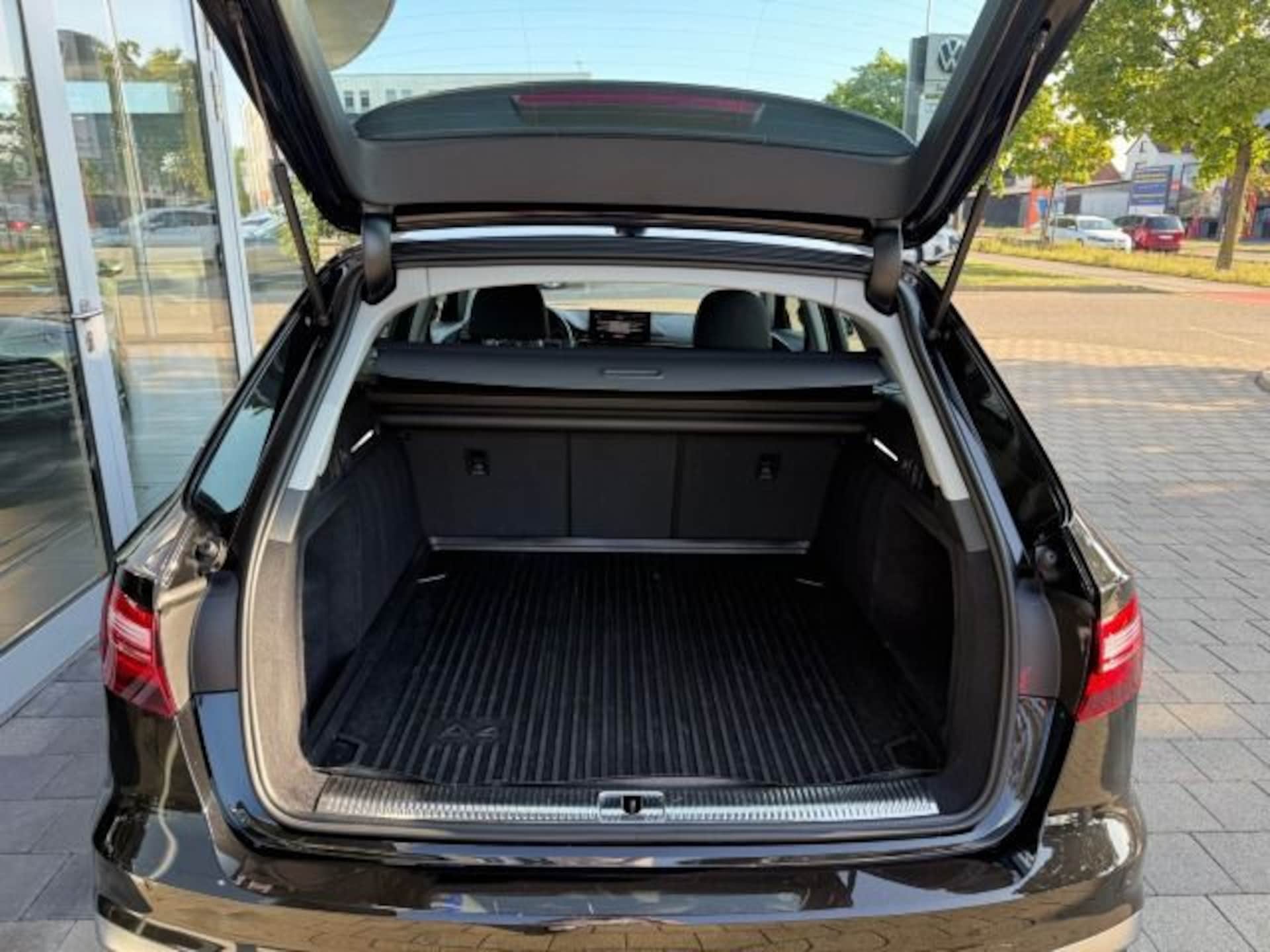 Audi A4 Avant S line