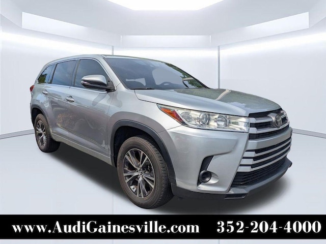 Photo of 2017 Toyota Highlander 