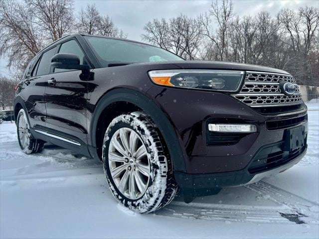 2022 Ford Explorer Limited's photo