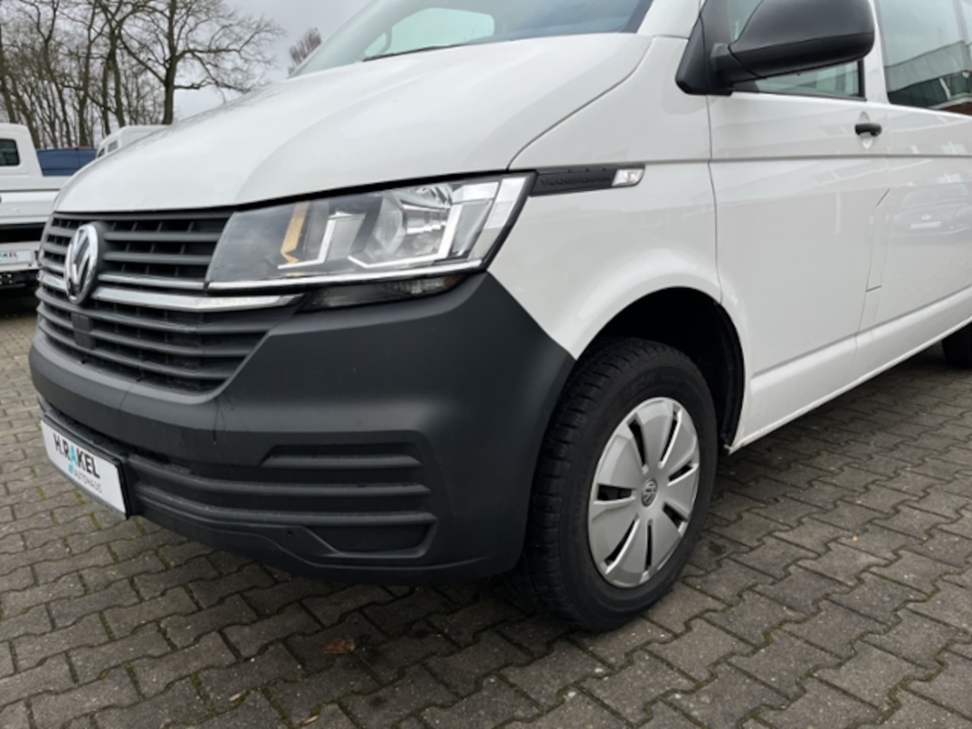 Volkswagen T6.1 Transporter Kombi langer Radstand