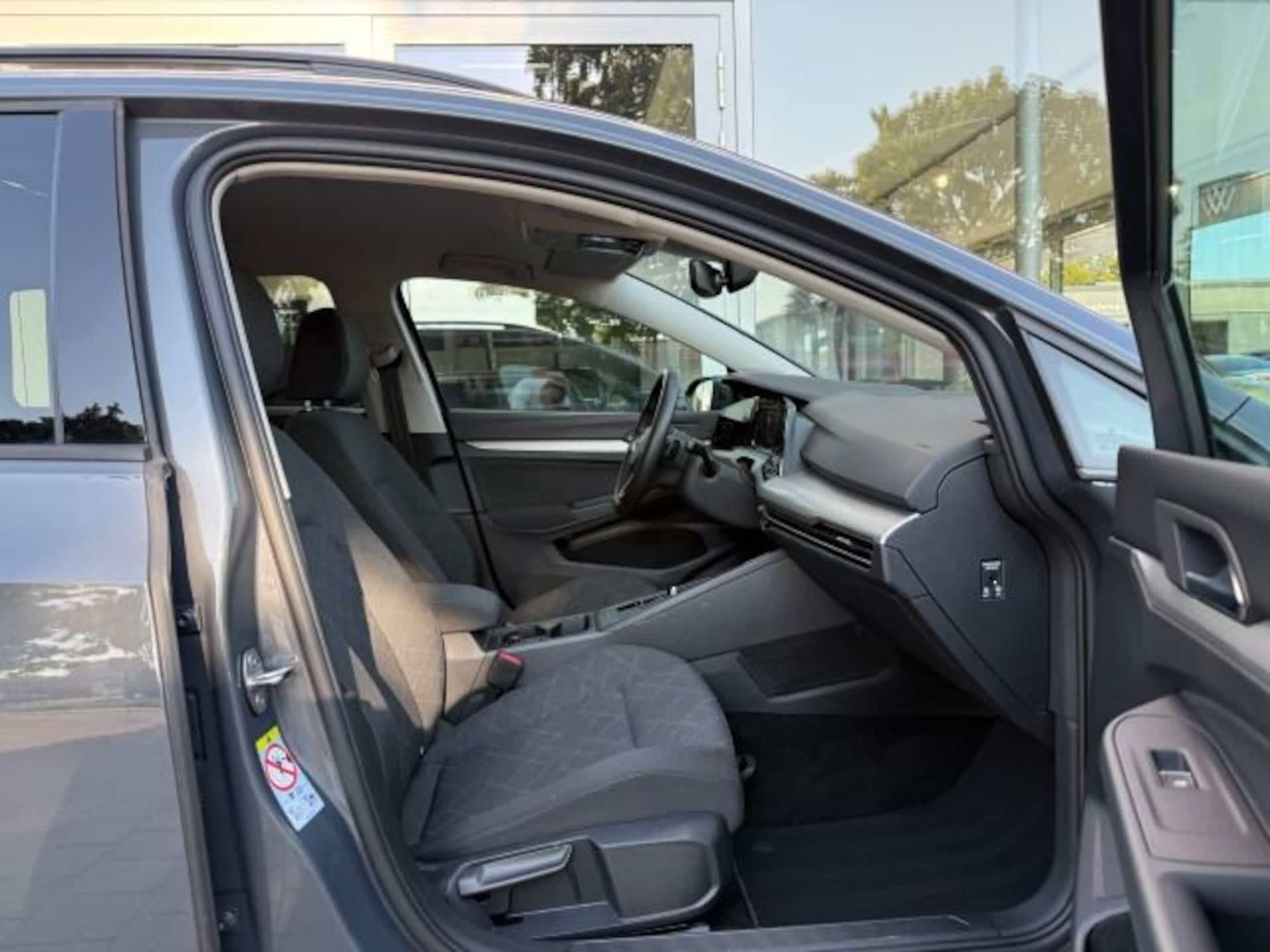 Volkswagen Golf Variant Life