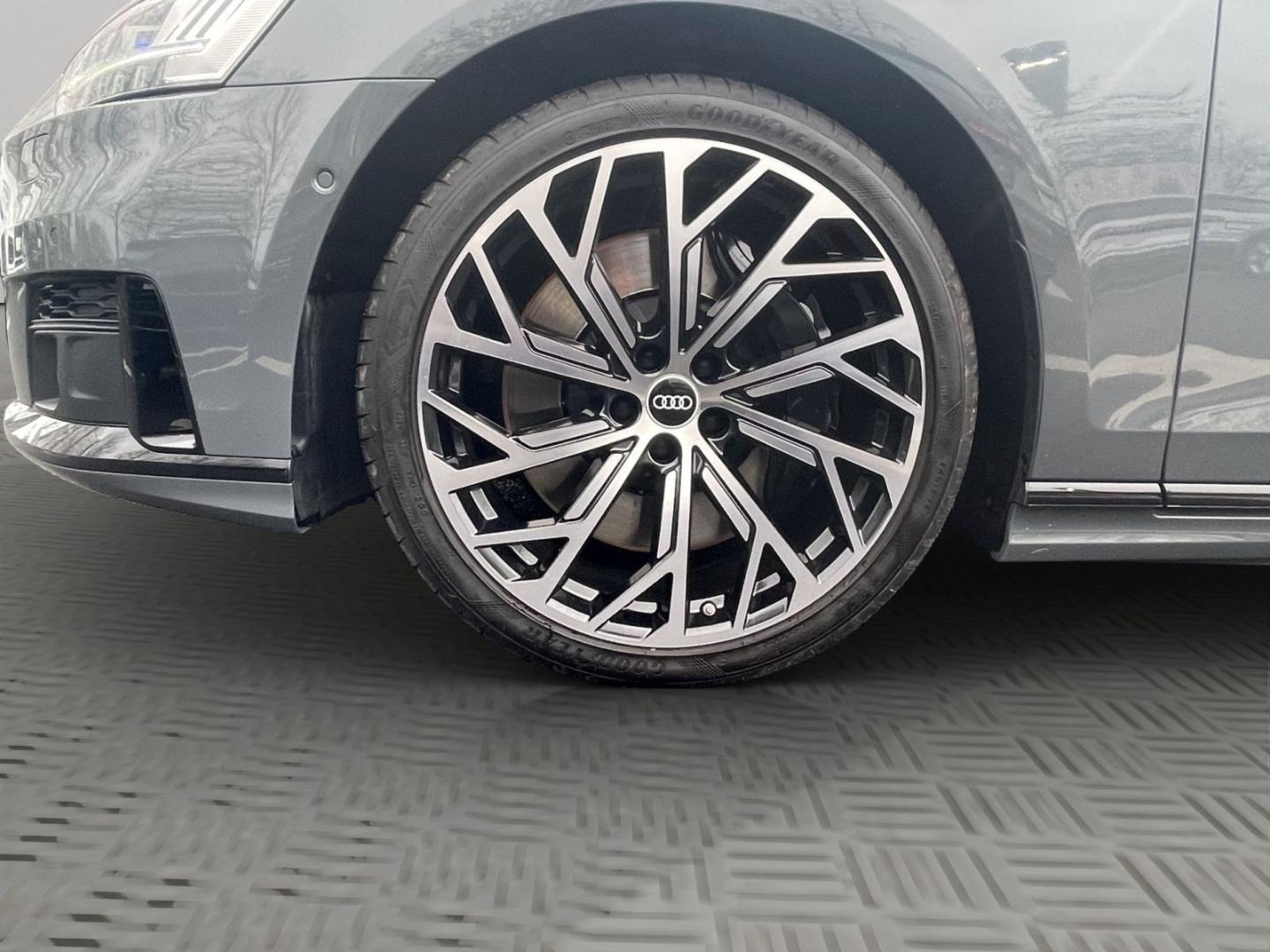 Image about Audi S8 TFSI quattro tiptronic