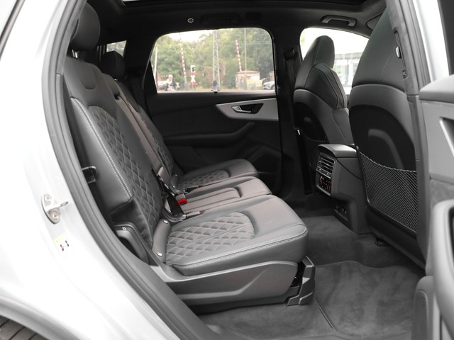 Image about Audi SQ7 SUV TFSI quattro tiptronic