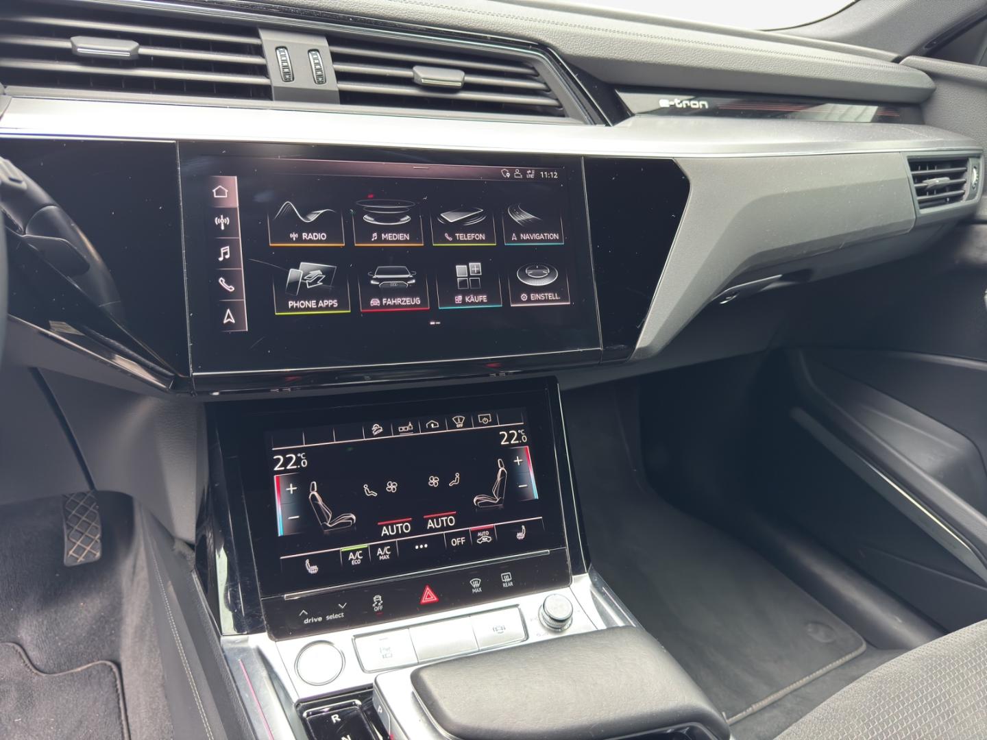Image about Audi e-tron Attraction advanced 50 quattro 230,00 kW