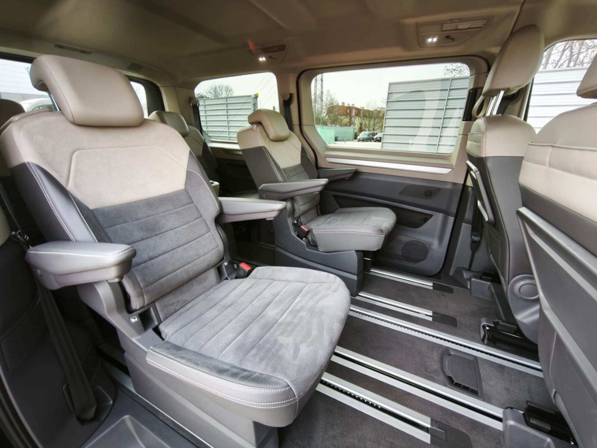 Volkswagen Multivan długi rozstaw osi Life