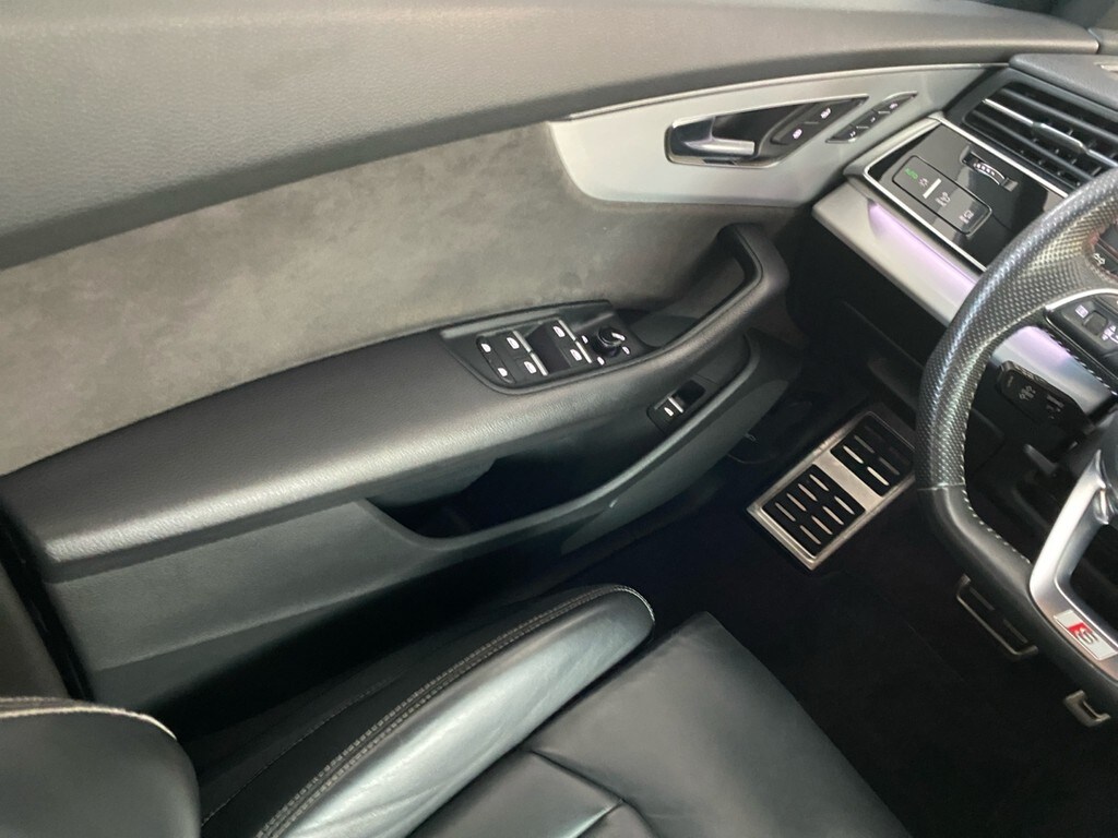 Image about Audi SQ8 TDI quattro tiptronic