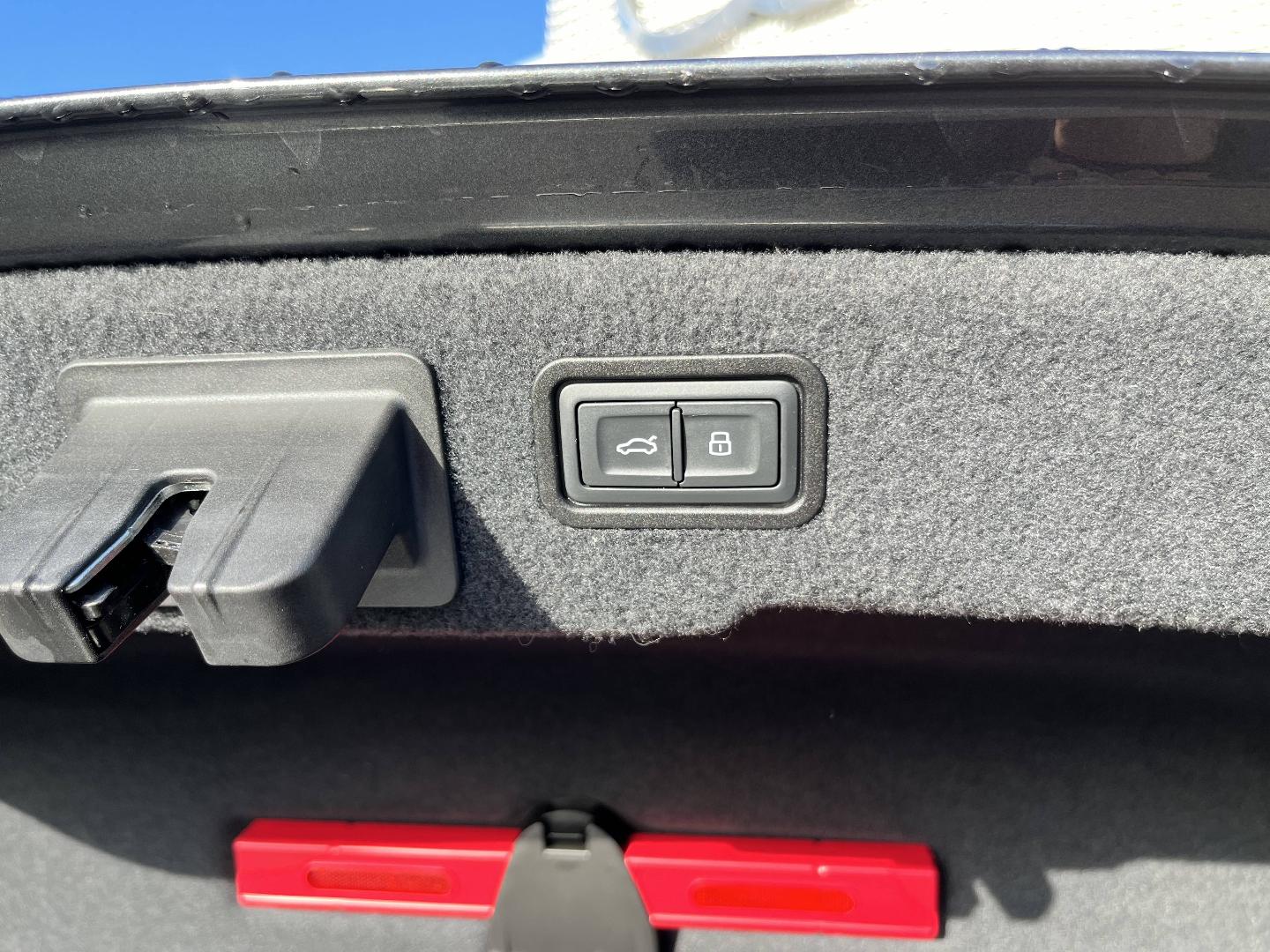 Image about Audi S8 S8 TFSI quattro 420 kW (571 ch) tiptronic