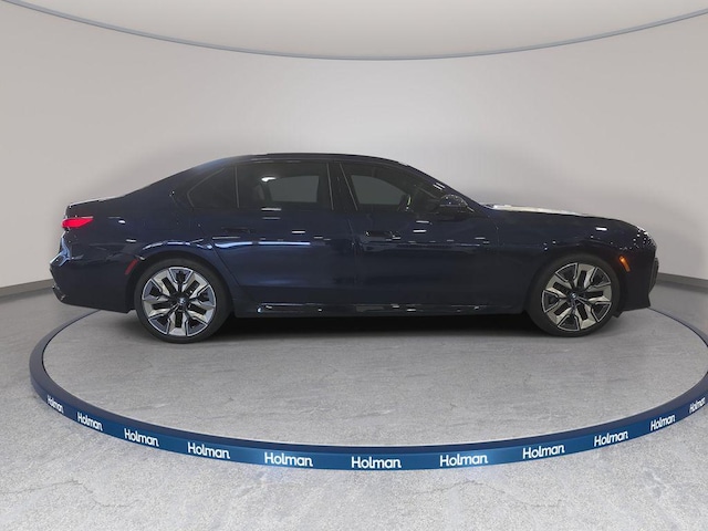 2023 BMW 760