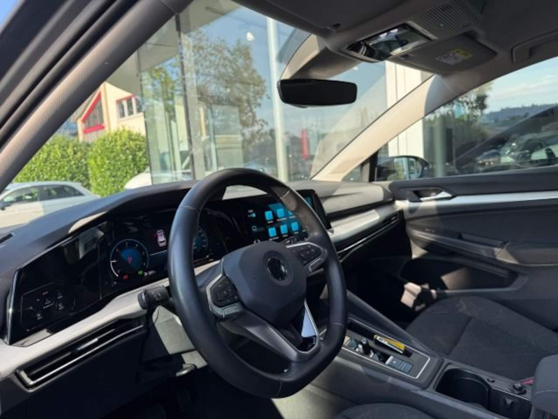 Volkswagen Golf Variant Life
